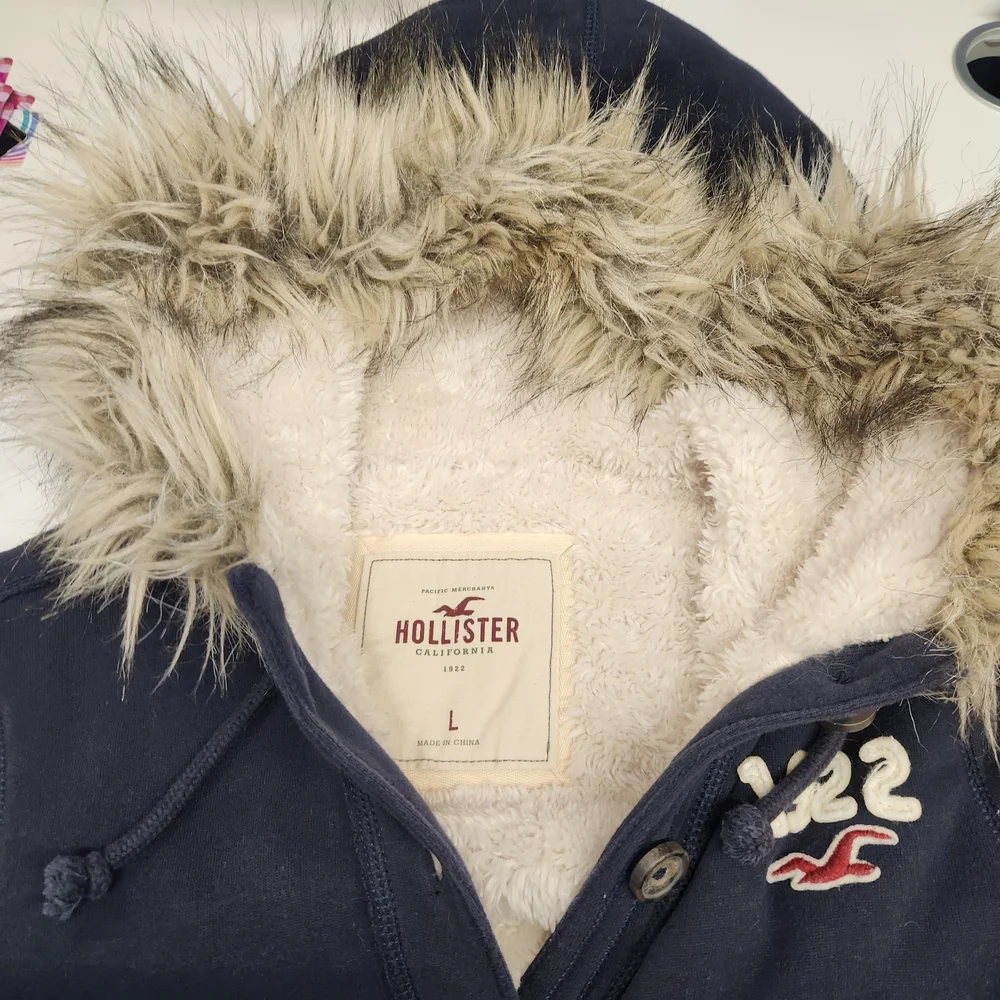 Y2K Hollister Faux Fur Hoodie Size Large - Picture 9 of 14